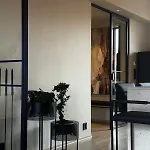 Modern And Central Apartment With Parking Spot
