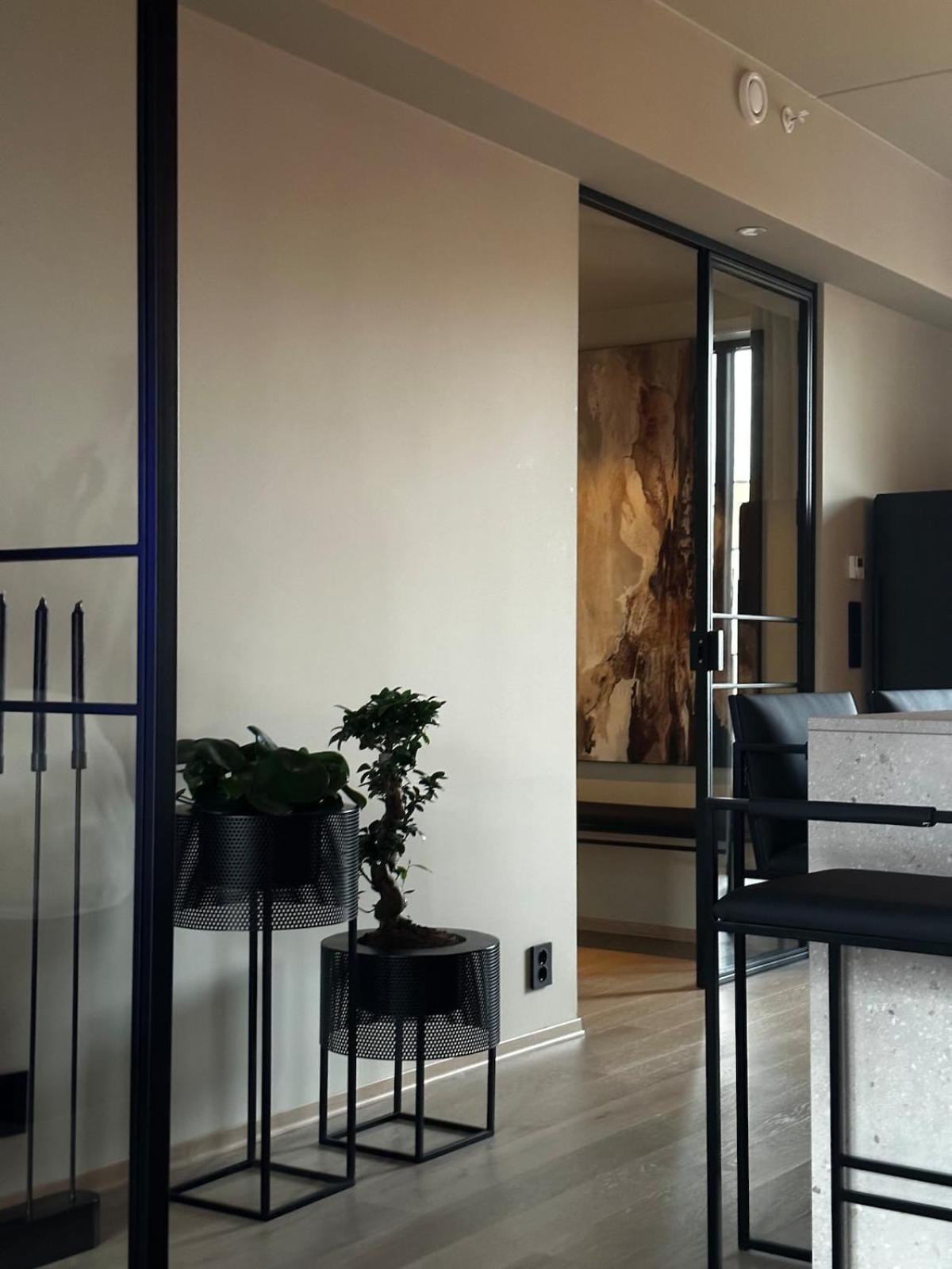 Apartment Modern And With Parking Spot *
