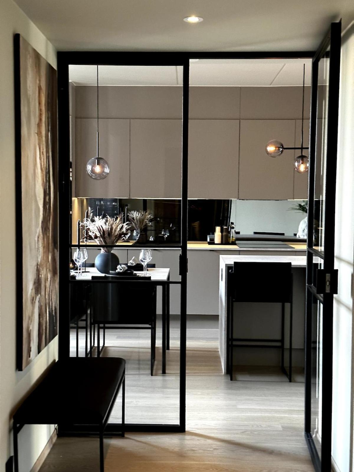 Apartment Modern And With Parking Spot